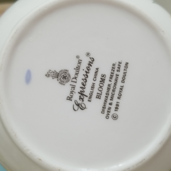 Royal Doulton pitcher - Picture 4 of 8